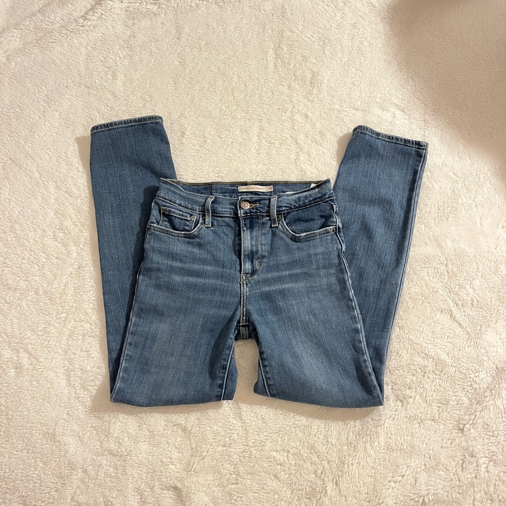 Levi's Women's High Rise Straight Blue Jeans